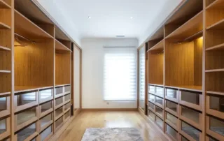 Šatna moduly vestavěných skříní