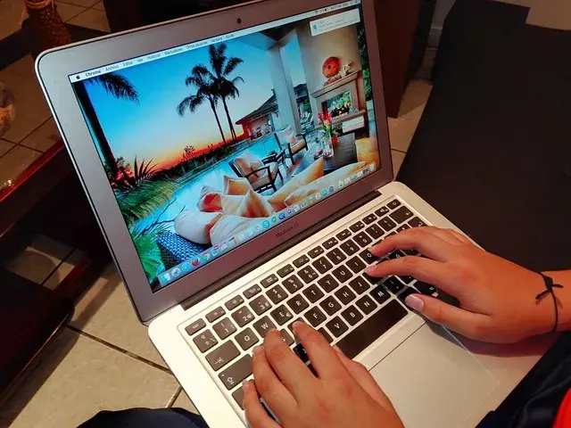 mac-book-1481029_640 Jak se stát nomadem