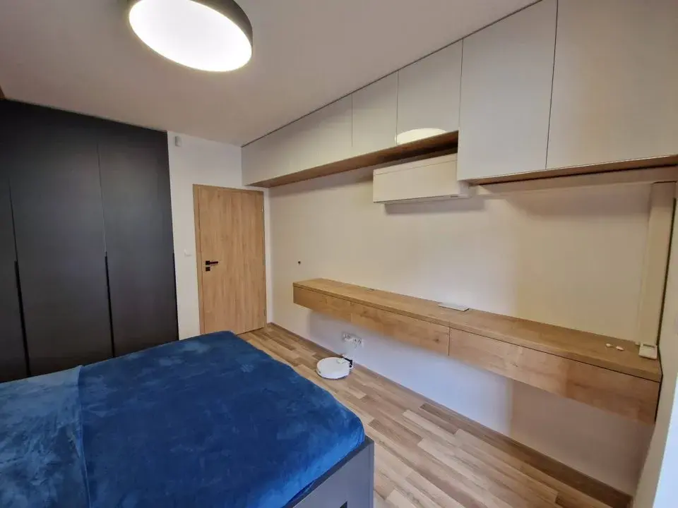 Nábytkek-na-míru2-e1662115737859 Nábytek z obchodu nebo na míru