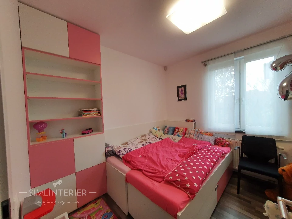 20210512_122631 Nábytek z obchodu nebo na míru